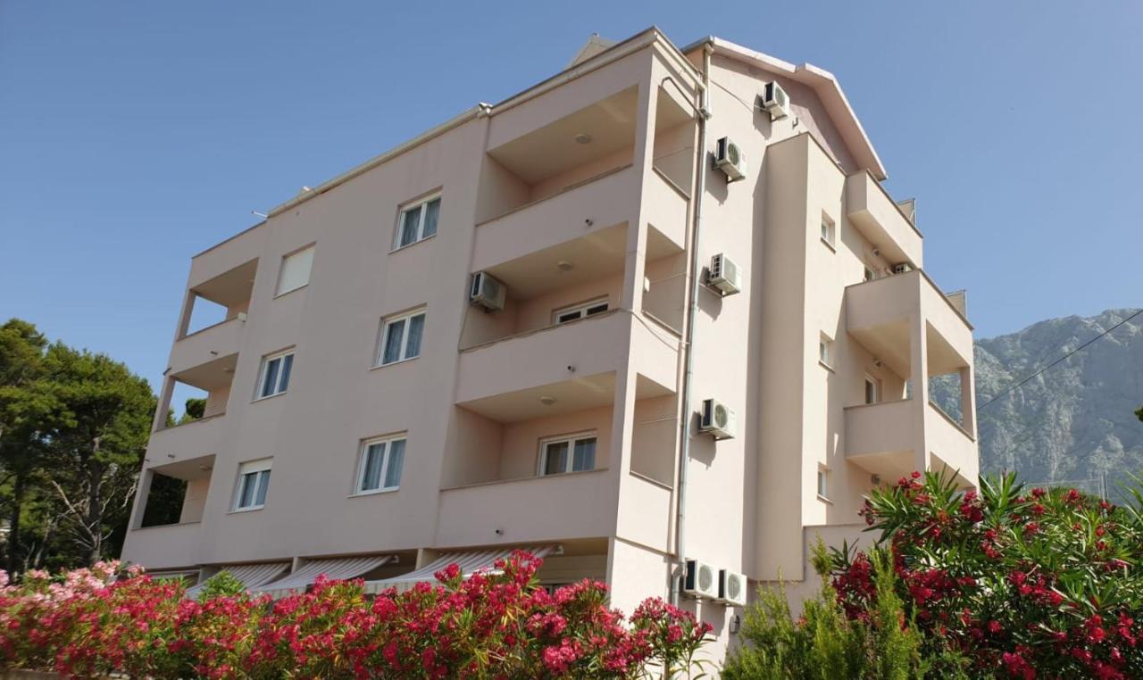 Sara Apartments Makarska Buitenkant foto