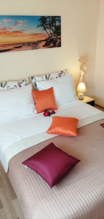Sara Apartments Makarska Buitenkant foto